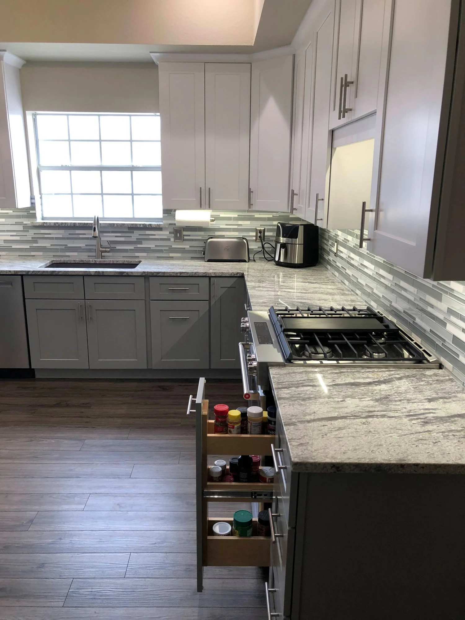 MODERN KITCHEN REMODEL