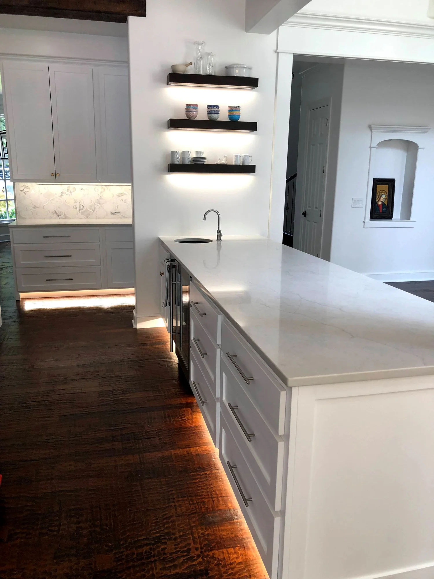 MODERN KITCHEN AND LIVING ROOM REMODEL